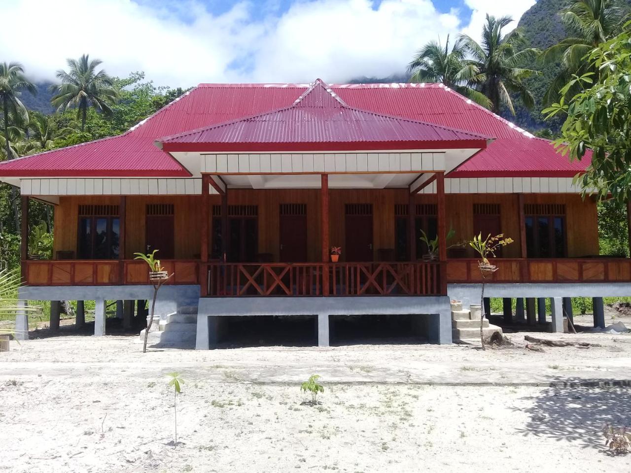 Nusa Nalan Beach Resort Rumah Olat Extérieur photo