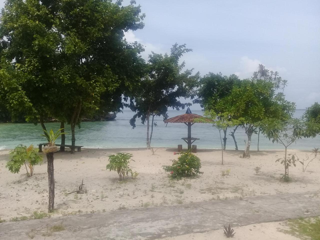 Nusa Nalan Beach Resort Rumah Olat Extérieur photo