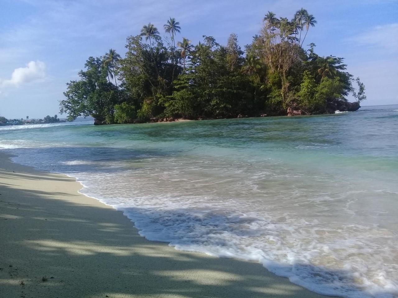 Nusa Nalan Beach Resort Rumah Olat Extérieur photo
